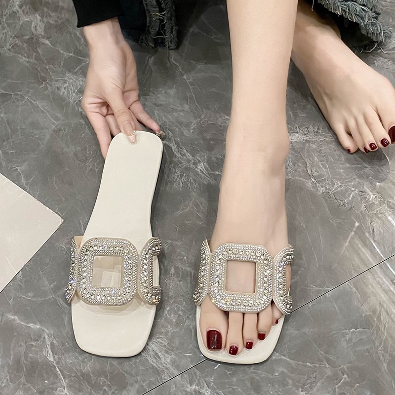Ready Stock รองเท ้ าแตะผู ้ หญิงแฟชั ่ นรองเท ้ าส ้ นแบนสวมใส ่ ด ้ านนอกรองเท ้ าแตะลําลองขนาดบวก 43
