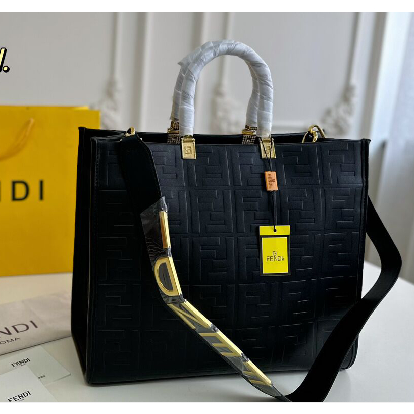 [คุณภาพสูง] แฟชั่น Fendi ลายนูน กระเป๋าช้อปปิ้ง หนังวัว สายคล้องไหล่กว้าง กระเป๋าสะพายผู้หญิงสุดหรู