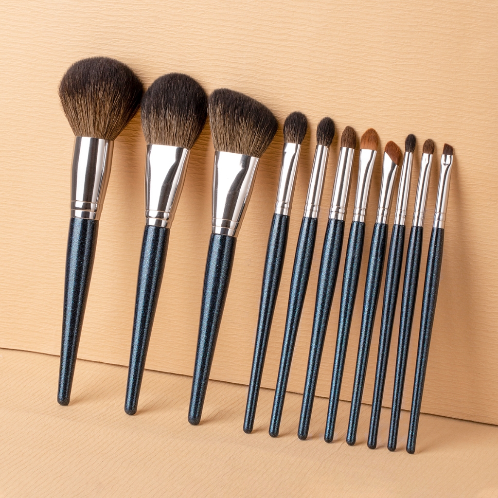 【OVW 】 ชุดแปรงแต ่ งหน ้ าหน ้ า 11 ชิ ้ น ZH00010