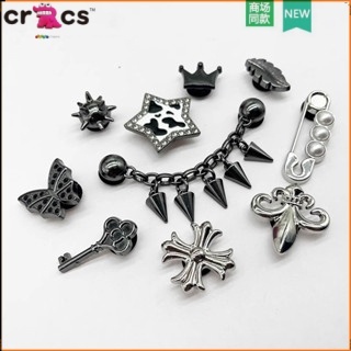 Jibbitz crocs คุณภาพสูงโลหะสีดำหัวเข็มขัดรองเท้า DIY อุปกรณ์เสริมรองเท้ารองเท้าแตะสติกเกอร์
