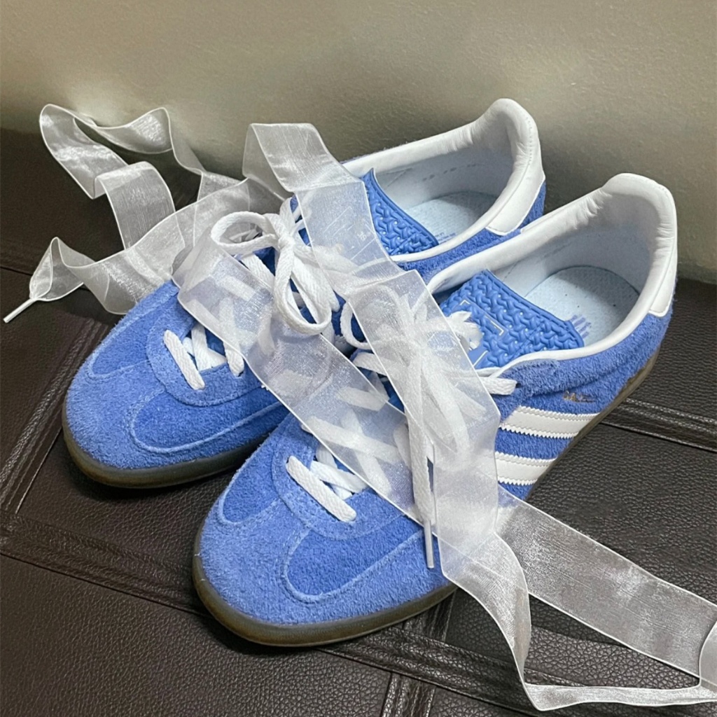 การจับคู ่ ยอดนิยมของเกาหลีปี 2024 เชือกผูกรองเท ้ า DIY ลูกไม ้ สีขาวสดใสและสายรัดผ ้ าไหม DIY สไตล ์ บัลเล ่ ต ์