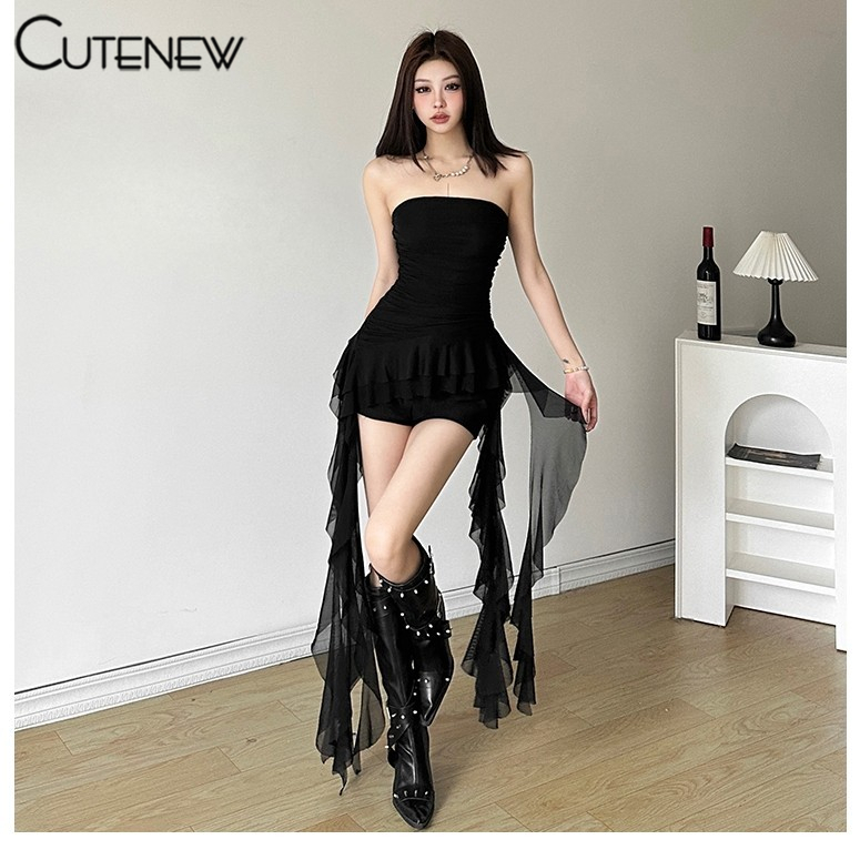 Cutenew เสื้อกล้าม เปิดไหล่ แต่งพู่ ทรงไม่สมมาตร สีดํา ขาว แฟชั่นฤดูร้อน สําหรับผู้หญิง 2024 Y2K