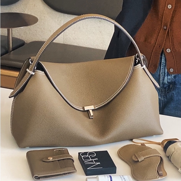 หนังวัวชั ้ นแรก High-End Niche Style Large-Capacity Tote Bag Texture รักแร ้ Order Shou 99240514