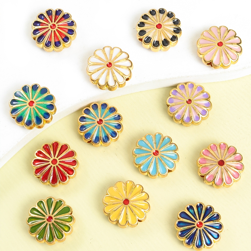 10ชิ้นฤดูร้อนดอกทานตะวันสิบสองกลีบฟีนิกซ์หางดอกเดซี่ขนาดเล็กเคลือบ ตัวเว้นวรรค ลูกปัดทําเองสร้อยข้อมือกําไลข้อเท้าแขวนเครื่องประดับอุปกรณ์ดอกไม้ที่มีสีสันหยดน้ํามันโลหะผสมตรงรู
