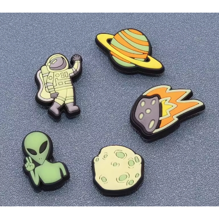 ใหม่ Jibbitz/Jibbitz สําหรับ crocs/Jibbitz/jibbits/ jibbit Charm/Alien series