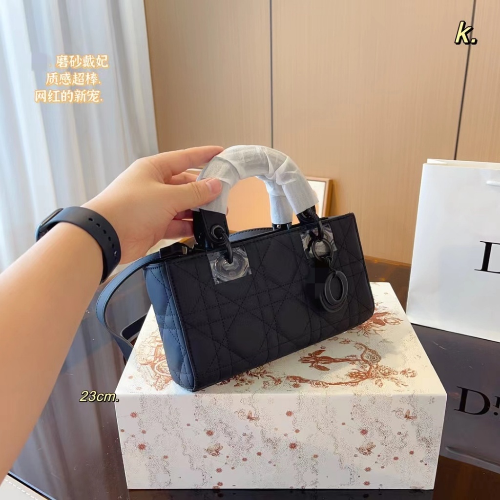 Frosted Matte Diamond Chain Bag สไตล ์ ใหม ่ หนังแท ้ หนังแกะแฟชั ่ น All-Match กระเป ๋ าหญิง VR999999-0516