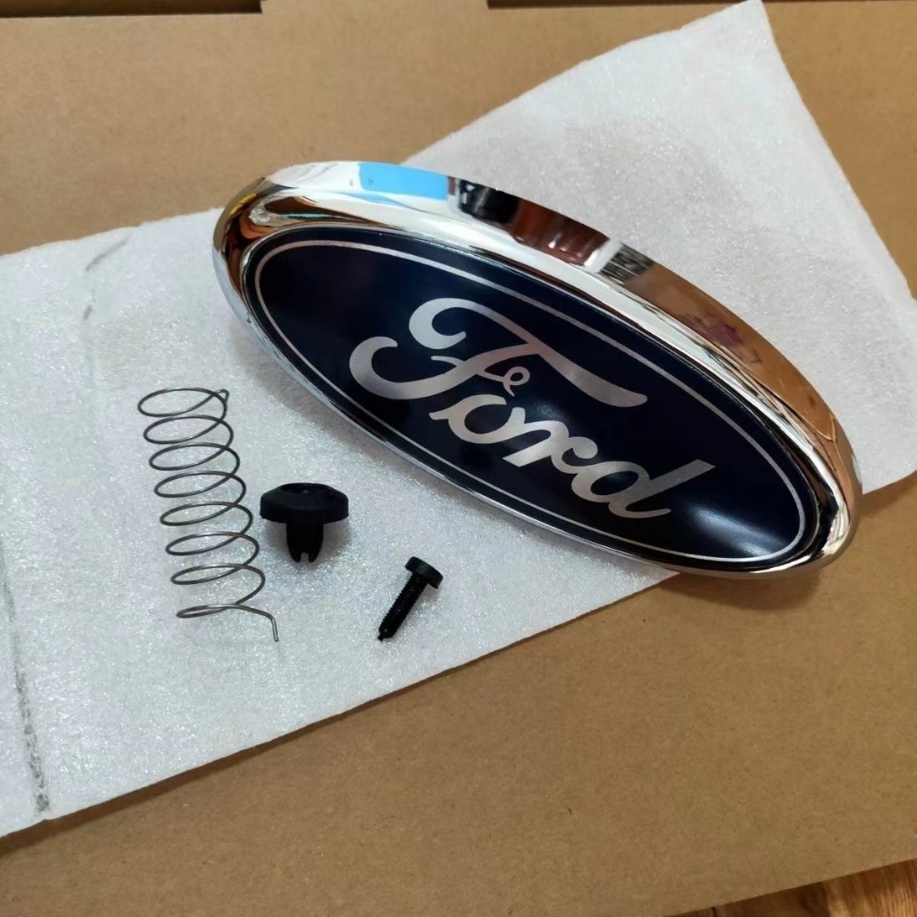 ป ้ ายด ้ านหน ้ าสติกเกอร ์ Racing Grill คลิปสปริงจับสําหรับ Ford Focus MK2 2005-2011 2S7Y8216AA 3M518C161AA