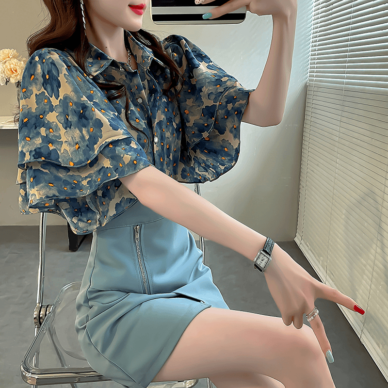เสื้อเชิ๊ตผู้หญิงผ้าชีฟองแขนสั้นมีระบายพิมพ์ลายดอกไม้สีฟ้าเสื้อผ้าแฟชั่นเสื้อเรโทรทรงหลวมลำลองฤดูร้อนเสื้อสตรีคอปกเข้ากับทุกชุด