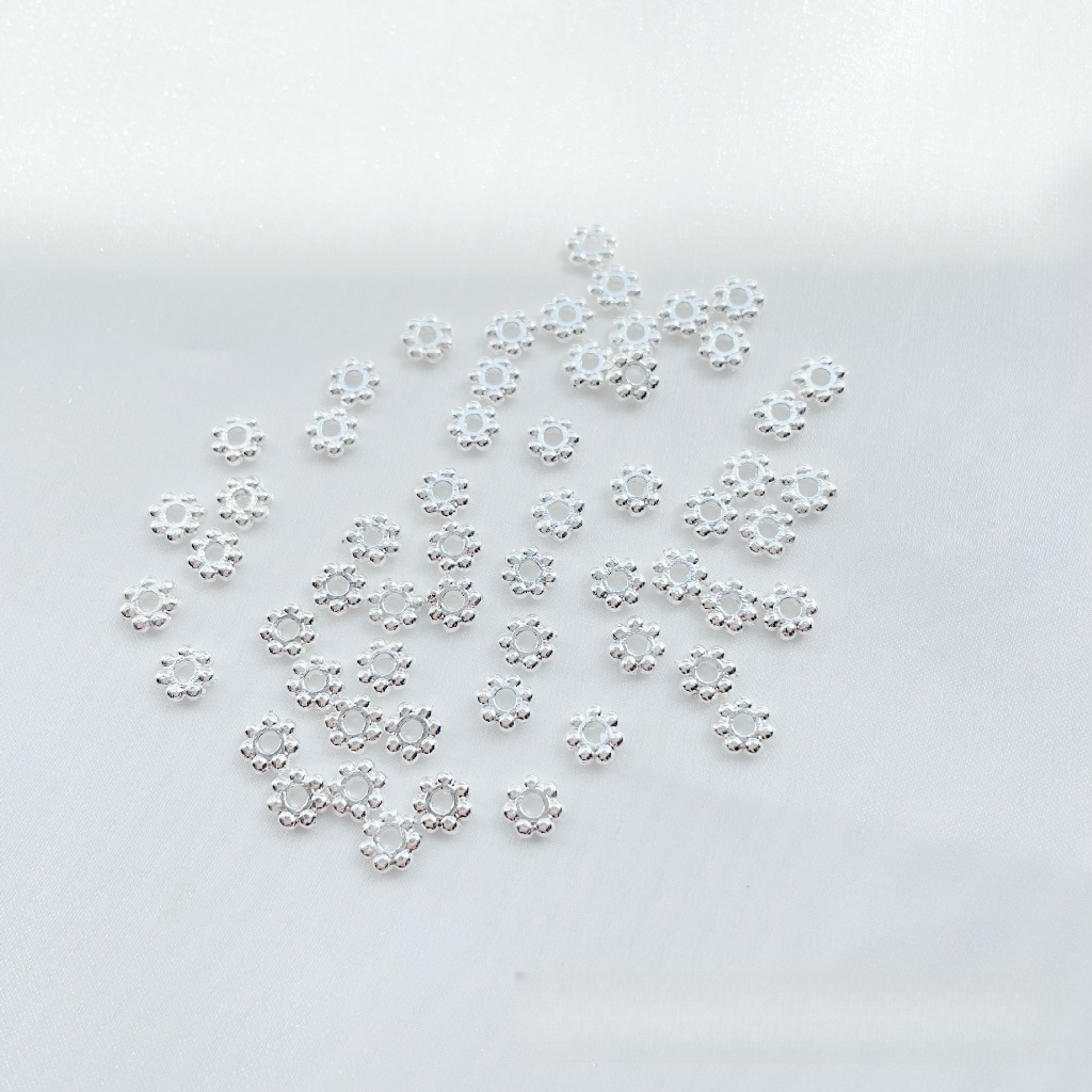 50pcs Snowflake Spacer ลูกปัด diy ลูกปัด Retro สร้อยคอสร้อยข้อมือเครื่องประดับวัสดุขายส่ง 4/6 มม. - รูปที่ 3