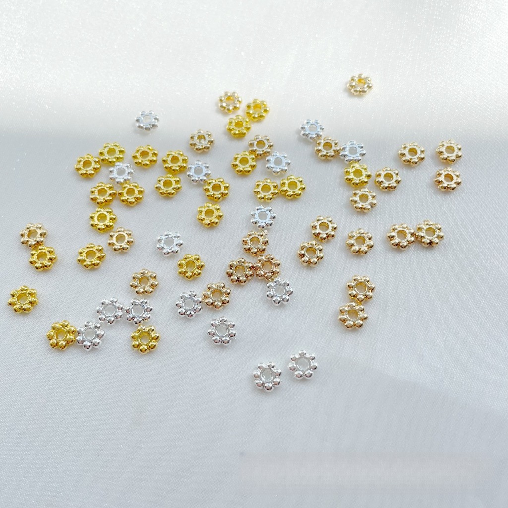 50pcs Snowflake Spacer ลูกปัด diy ลูกปัด Retro สร้อยคอสร้อยข้อมือเครื่องประดับวัสดุขายส่ง 4/6 มม.