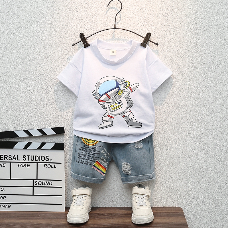 ใหม่ ชุดกีฬา เสื้อยืด กางเกงขาสั้น ลายการ์ตูนบูม แฟชั่นฤดูร้อน สําหรับเด็กผู้ชาย และเด็กผู้หญิง 2 ชิ้น ต่อชุด