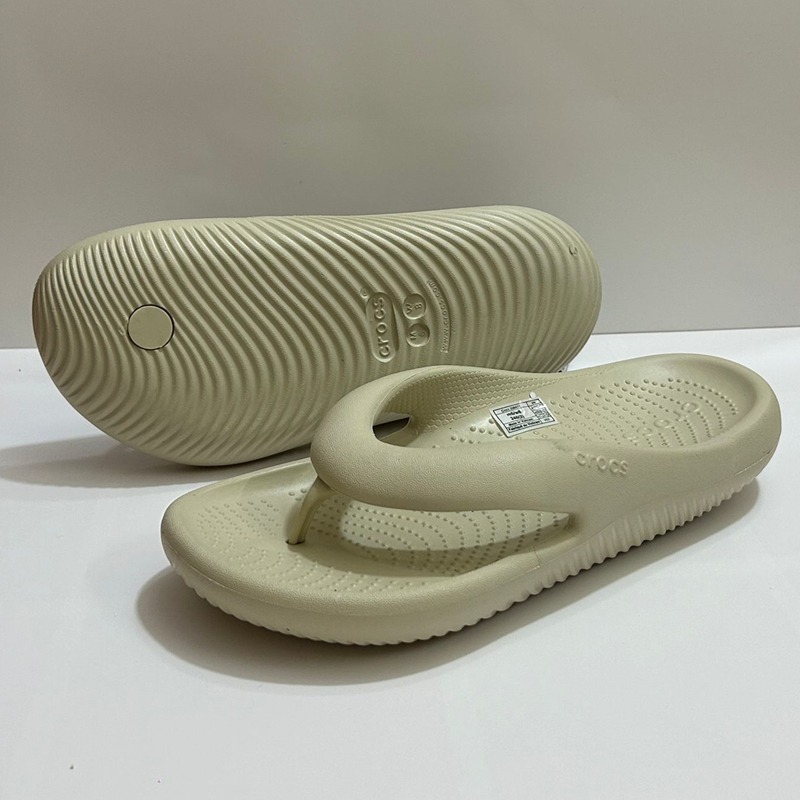 รองเท้าแตะขนมปัง Crocs Kalochi สําหรับผู้ชายและผู้หญิง 208392