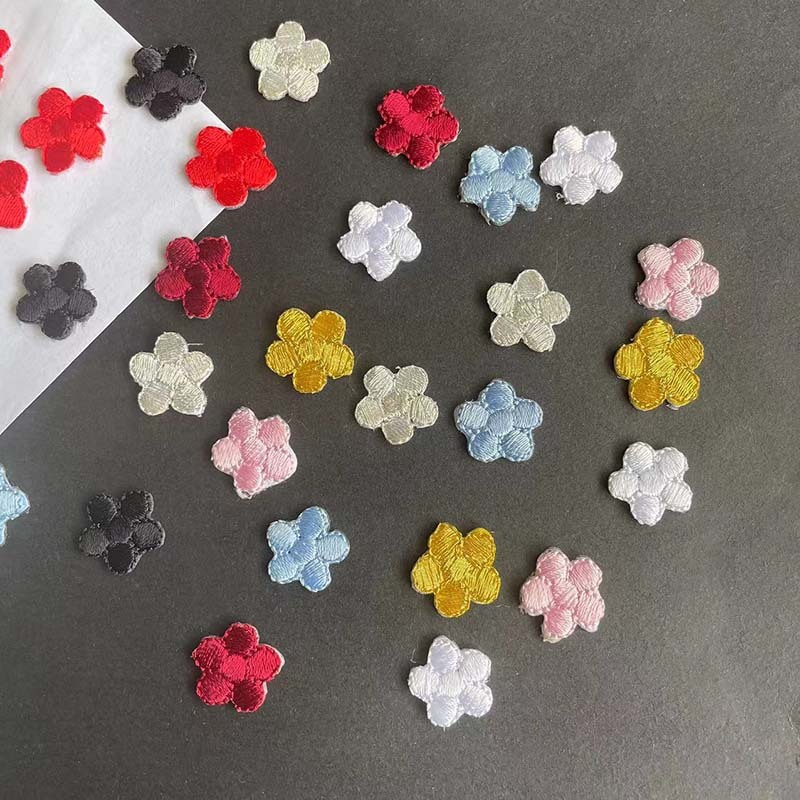 1.5 ซม.ด้ายสีทองดอกพลัมปักเหล็กบนแพทช์ด้วยผ้ากาวร้อนละลาย DIY อุปกรณ์เสริมเสื้อผ้า