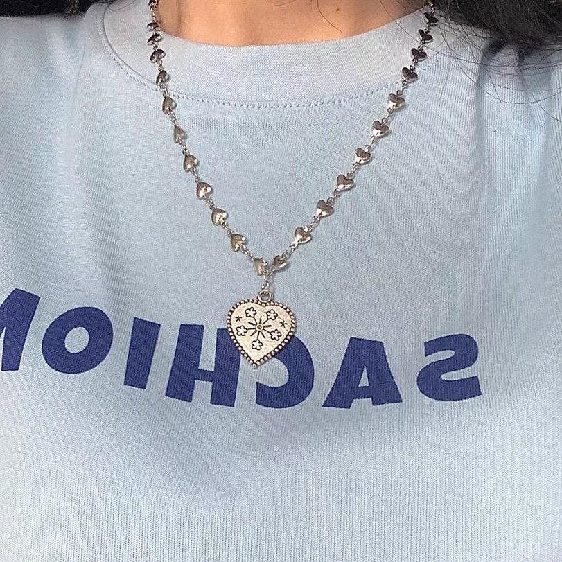 Sweet cool wind love snow sweater chain INS versatile simple pendant clavicle chain Korean version choker necklace temperament