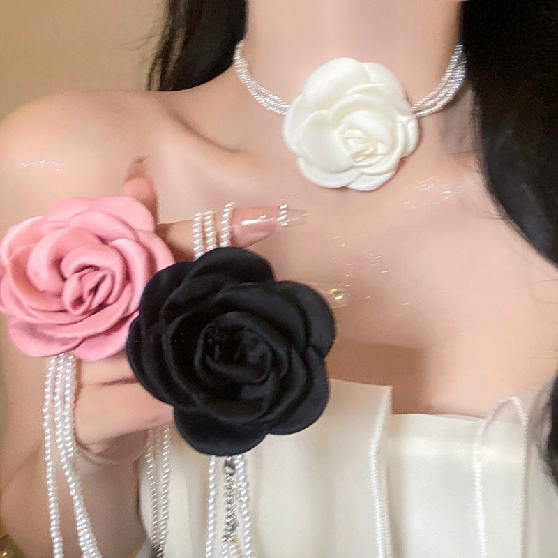 อารมณ์ Camellia Pearl Collar Chain ขั้นสูงหลายชั้น Pearl Chain สร้อยคอดอกไม้ สร้อยคอแฟชั่น