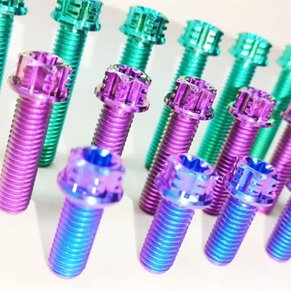 สกรูไทเทเนียมอัลลอยด์ TC4/GR5 M8-90L M8 สําหรับรถจักรยานยนต์
