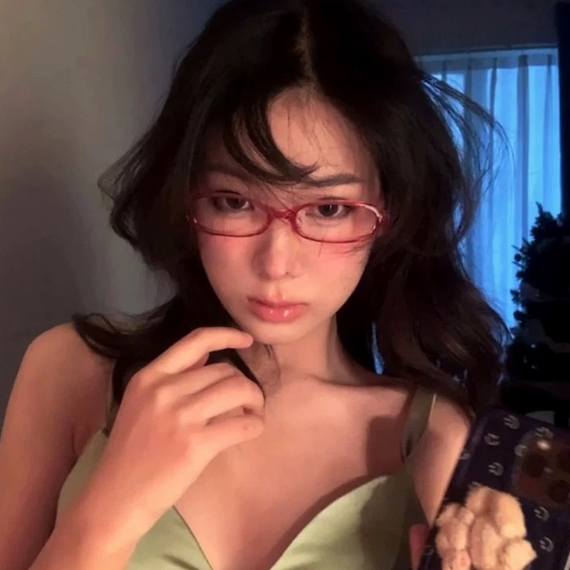 🔥แว่นตาเลนส์ใสทรงวงรีY2Kขนาดเล็กกรอบแคบสีแดงสีเขียวสไตล์ญี่ปุ่นสําหรับผู้หญิง.besla.th-COD