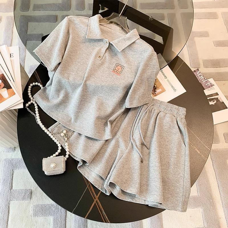 【สปอต】 3-14 ปี ชุดเสื้อยืดสำหรับสาว ๆ ชุดเด็กแขนสั้นแฟชั่นฤดูร้อนสีทึบ ชุดเด็กโปโลสองชิ้น