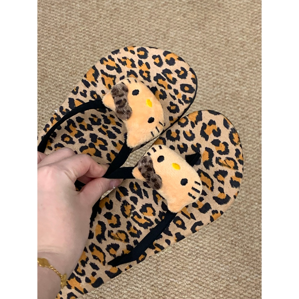 เสือดาวพิมพ ์ แฟชั ่ น Flip-Flops ในร ่ มรองเท ้ าแตะผู ้ หญิงแบนลําลองกลางแจ ้ ง