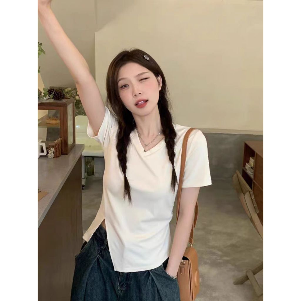 Suitcute เสื้อยืดคอวีผู้หญิง ผ้าฝ้ายแท้ หลวม สันทนาการ