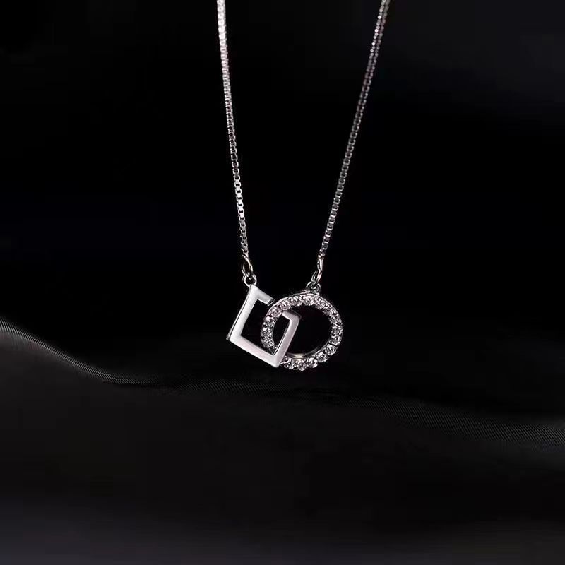 สร้อยคอเชื่อมต่อกัน ins หญิงหรูหรา High-End ขายร้อนสไตล์ใหม่จี้ Clavicle Chain ของขวัญ