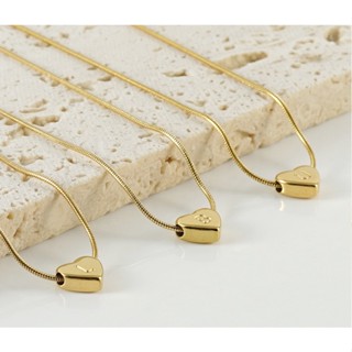 สร้อยคอจี้ตัวอักษรรูปหัวใจสแตนเลสสําหรับผู้หญิงในทอง18เคโซ่ก…