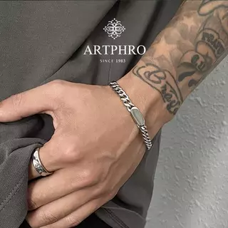 ARTPHRO ชื่อที่กําหนดเอง สร้อยข้อมือคิวบาสําหรับผู้ชายและผู้หญิงสร้อยข้อมือเหล็กไทเทเนียมไม่จางหาย(ลูกค้าเลือกแกะสลักกรุณาออกจากรายละเอียดแกะสลักในการสั่งซื้อ)