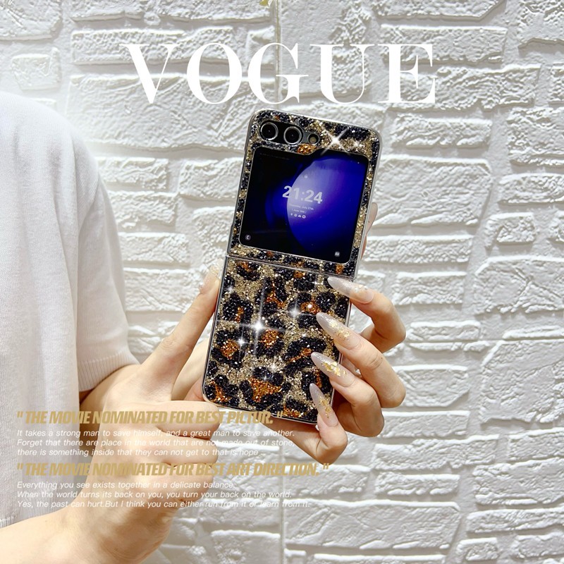 Bright Grainy เสือดาวพิมพ์สีทึบกระพริบเพชรเหมาะสําหรับ Samsung Z Flip 6 Flip 5 เคสโทรศัพท์แฟชั่น Z Flip 4 3 เคสไฟฟ้าหรูหราหน้าจอพับกรณี
