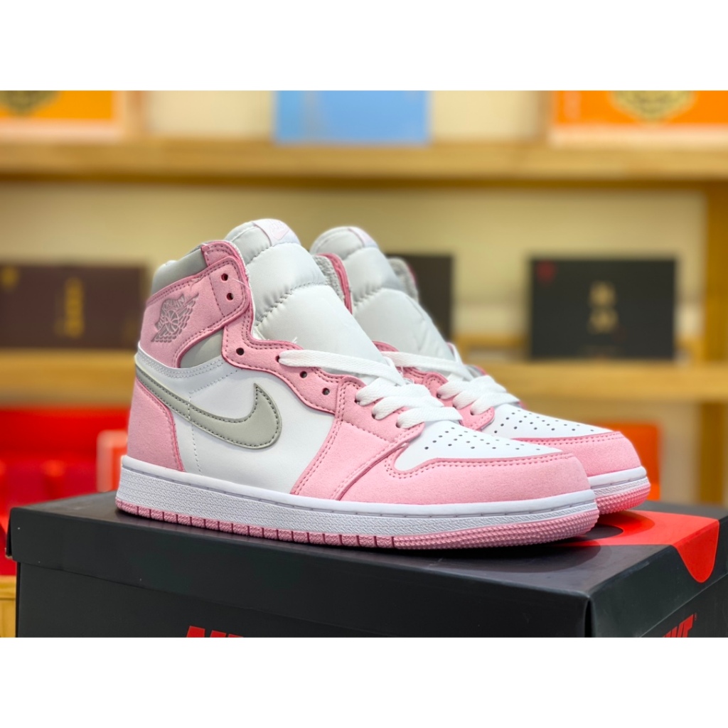 A/J Air A/J 1High OG High-Top GS สีขาวสีชมพู DZ5485-300 รองเท้ากีฬาผู้หญิงรองเท้าลําลอง