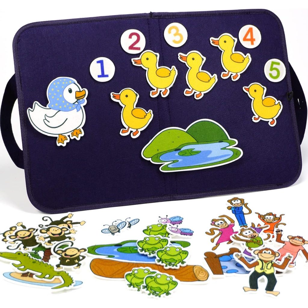 Montessori Busy Board Kids Felt Story Board สัตว์ Interactive ฉากเล่าเรื่อง 4 ธีมกิจกรรมการศึกษาของเล่น Sensory
