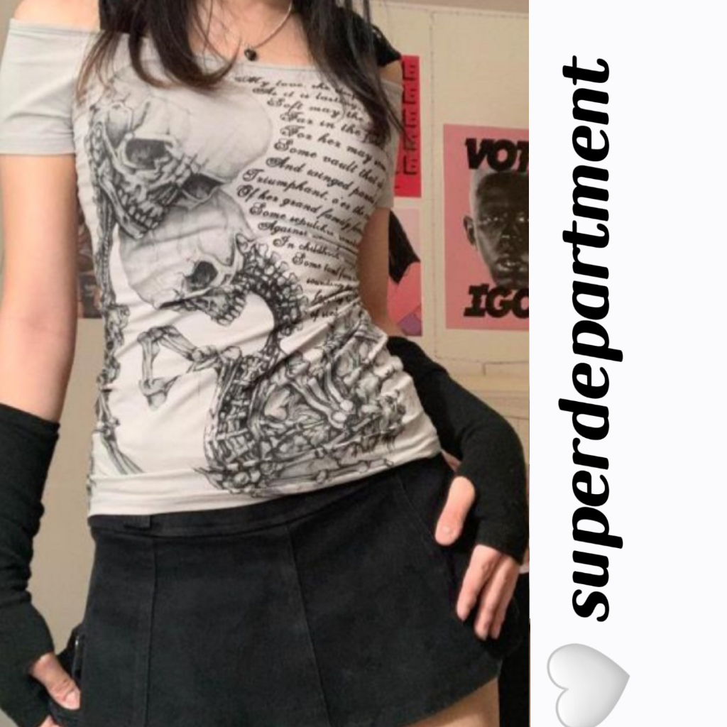 Super- เสื้อยืดแขนสั้น เปิดไหล่ พิมพ์ลายกราฟฟิค แฟชั่นสตรีท y2k