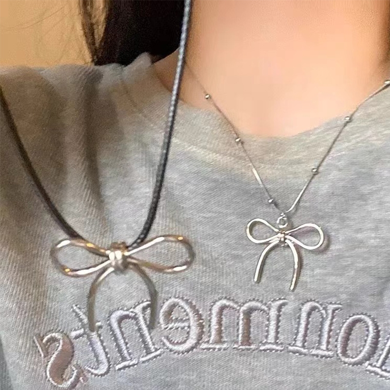 สร ้ อยคอหนังวินเทจหวาน Cool Bow Clavicle Chain Choker อุปกรณ ์ เสริมสําหรับสร ้ อยคอผู ้ หญิง