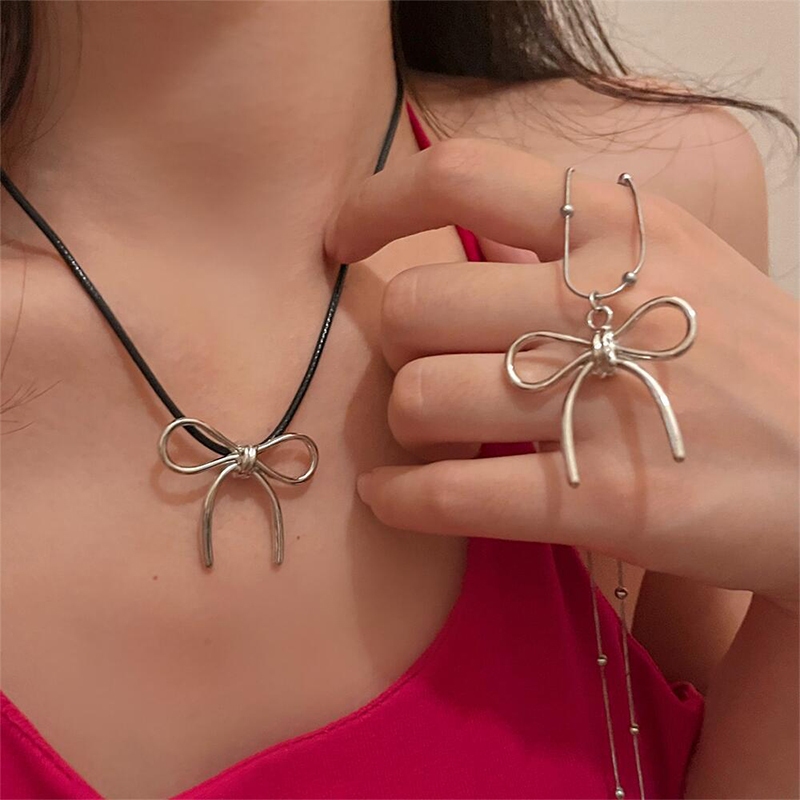 สร ้ อยคอหนังวินเทจหวาน Cool Bow Clavicle Chain Choker อุปกรณ ์ เสริมสําหรับสร ้ อยคอผู ้ หญิง - รูปที่ 3
