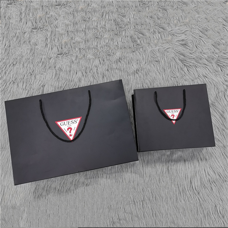 Guess ถุงของขวัญถุงกระดาษ 2 ขนาด