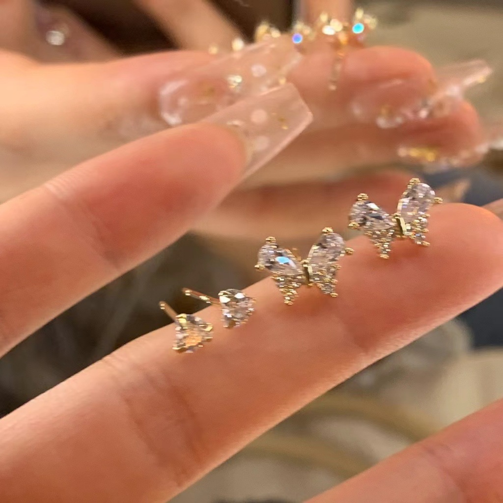 ต ่ างหูผีเสื ้ อ Rhinestone สําหรับผู ้ หญิงต ่ างหูสตั ๊ ดอเนกประสงค ์ ที ่ สวยงาม