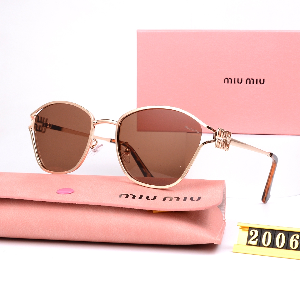 2024 ใหม่ Miu home ultra-light ยืดหยุ่น titanium square แว่นตากันแดดสุภาพสตรี sun protection UV คุณภาพสูงแว่นตากันแดดชื้น 2006