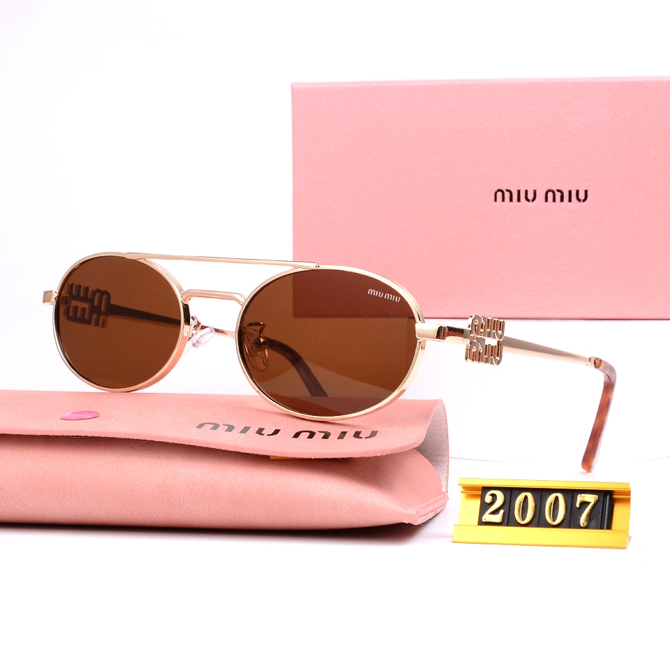 2024 ใหม่ Miu home ultra-light ยืดหยุ่นไทเทเนียมรอบแว่นตากันแดด driver lady คางคกแว่นตา UV แรเงาแว่นตากันแดดเปียกคุณภาพสูง 2007