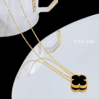 DREJEW ไทเทเนียมเหล ็ กสี ่ ใบสร ้ อยคออะคริลิคผู ้ หญิง ins high-end หรูหรา clavicle chain