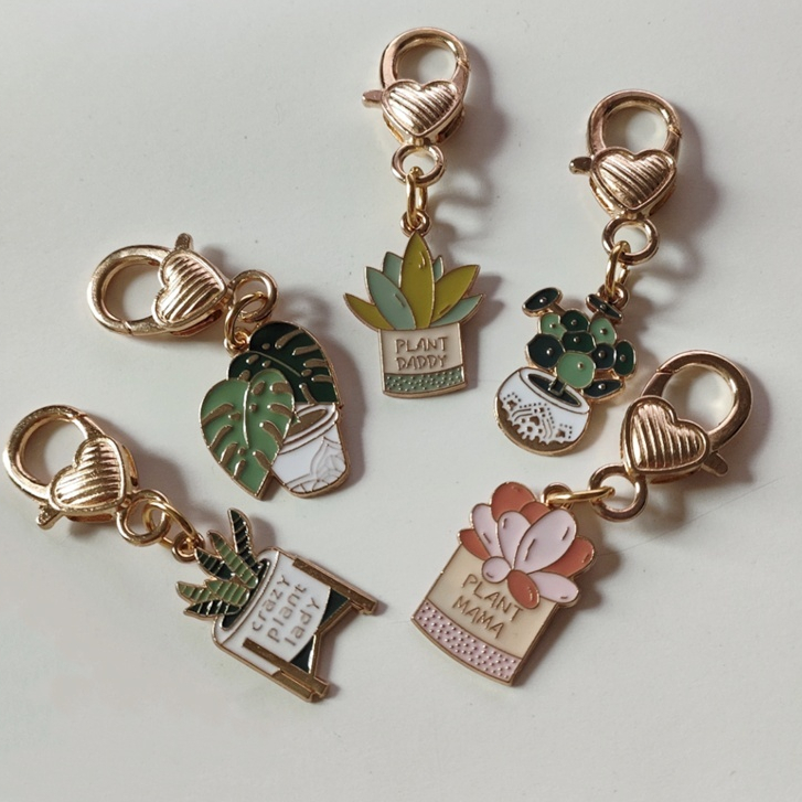 Succulent Cactus Potted Plant พวงกุญแจกระเป๋าจี้ Simple All-Match พวงกุญแจ