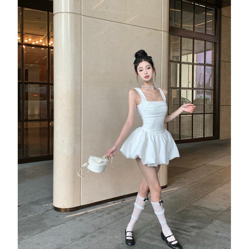Onu ผู้หญิงมินิเดรส 2024 สีทึบสแควร์คอ Nipped เอวแขนกุด Slim Fit Cami Dresses