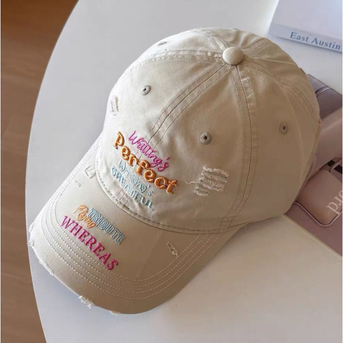American Street สวมใส่ตัวอักษรที่มีสีสันปัก Peaked หมวกผู้หญิงกว้าง Brim Face คู่ขนาดเล็ก All-Match Hip-Hop