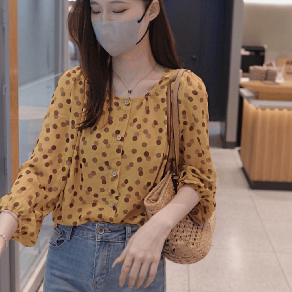 เสื้อเชิ้ตผ้าชีฟองแขนพองพิมพ์ลายดอกไม้สำหรับผู้หญิงเสื้อผ้าแฟชั่นเสื้อเรโทรลำลองสำหรับฤดูร้อนเสื้อรอบคอหลวมแขนยาวลำลองใส่ได้กับทุกชุด