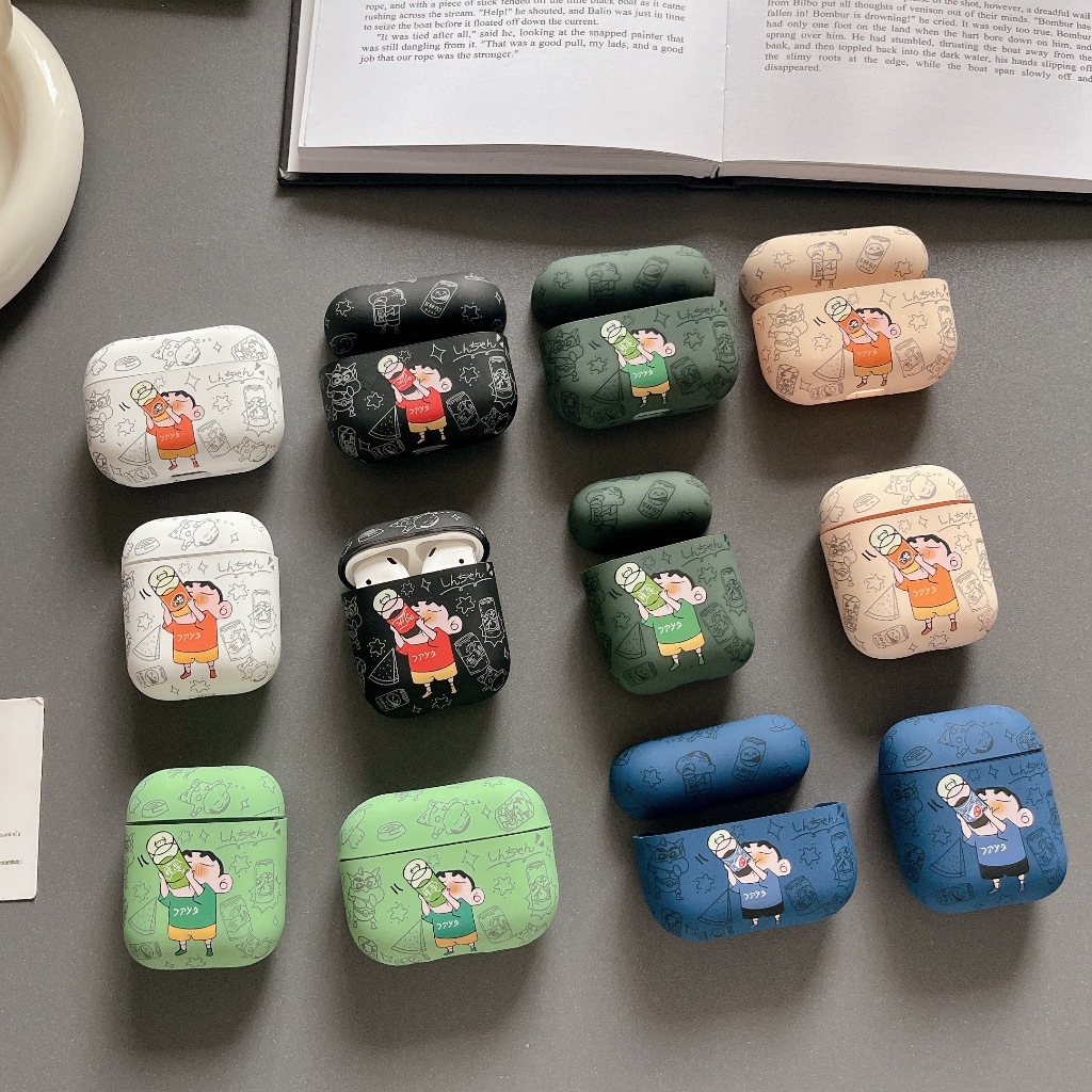 ผลไม้ Crayon Shin-Chan Frosted Soft กรณีหูฟังป้องกันกรณีแตงโม Crayon Shin-Chan สําหรับ AirPods4gen กรณีหูฟังป้องกันกรณี 2024 สไตล์ใหม่สําหรับ AirPodspro2 หูฟังป้องกันกรณีใช้งานร่วมกับ AirPodsPro กรณี AirPods2gen กรณี