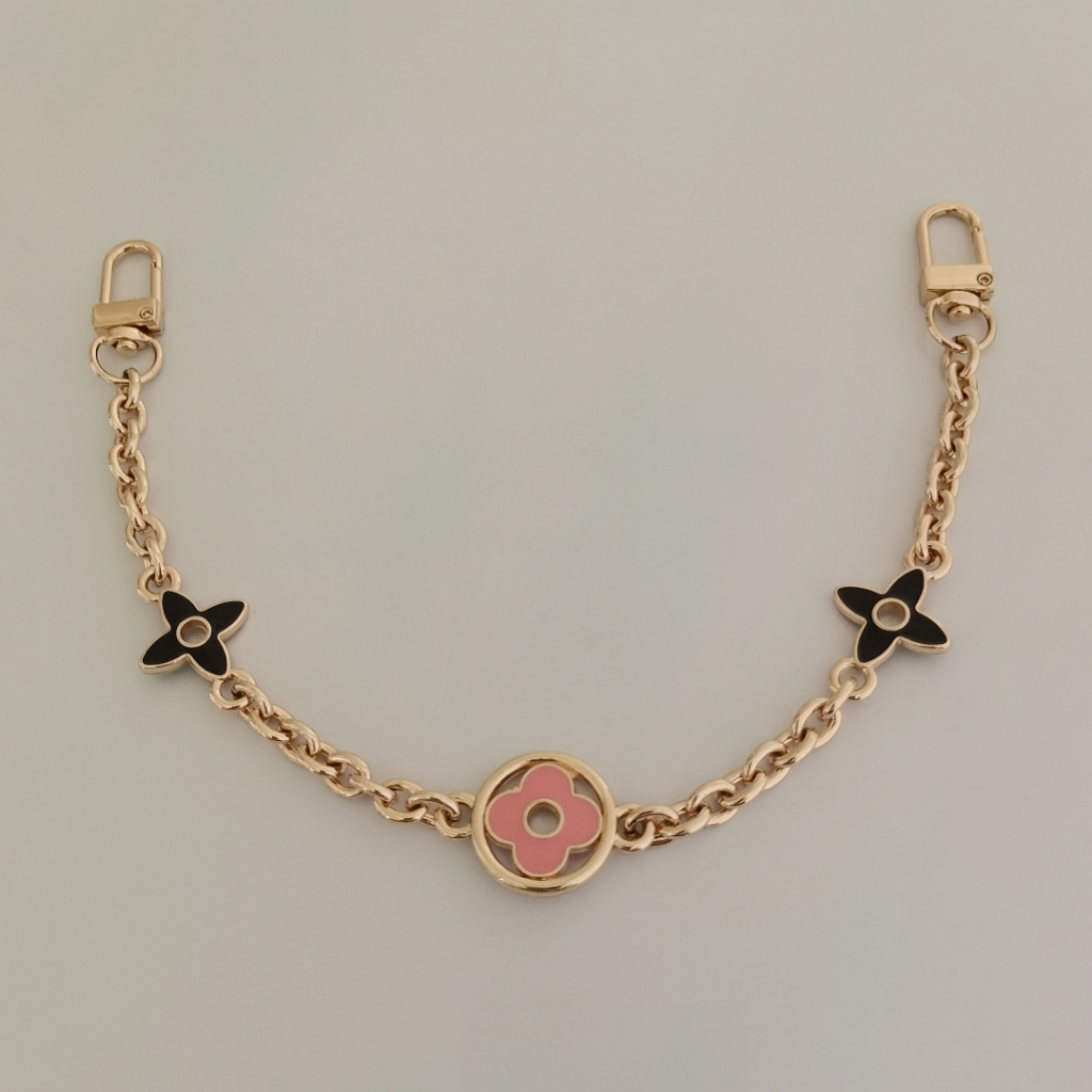 เครื่องประดับกระเป๋าสาวโซ่ตกแต่งอุปกรณ์โซ่ ทําเอง ทําด้วยมือโซ่ดัดแปลงแขวนโซ่ดัดแปลงข้ามร่างกายกระเป๋าโซ่ตกแต่งกระเป๋าเสน่ห์อุปกรณ์โซ่สี่ใบโคลเวอร์แบบ - รูปที่ 2