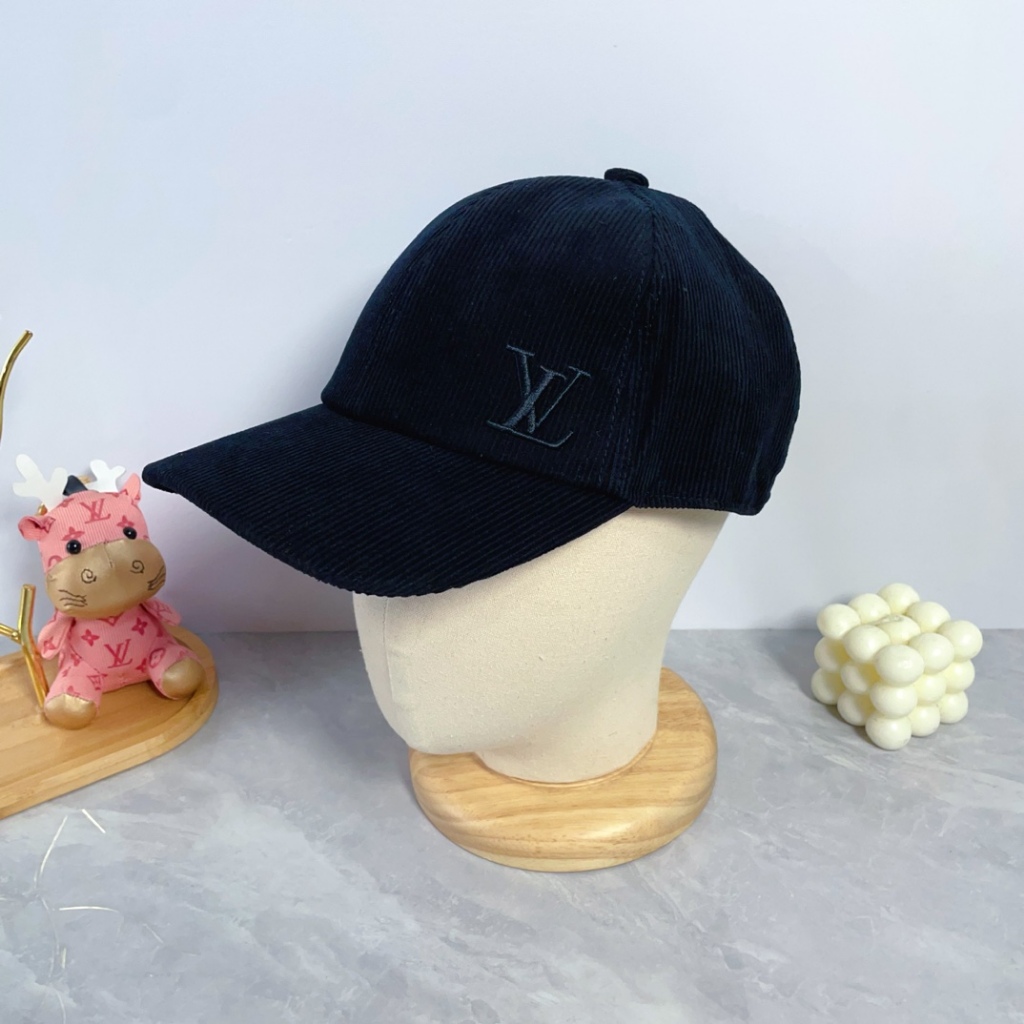 Gz0624 LV ผู้ชายผู้หญิงสีดําหมวกเบสบอลสไตล์ใหม่