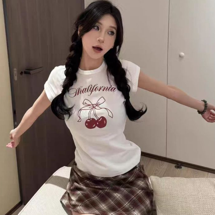 Suitcute เสื้อยืดสีขาวพิมพ์ลายเข้ารูปน่ารักเกาหลีแขนสั้นฤดูร้อน