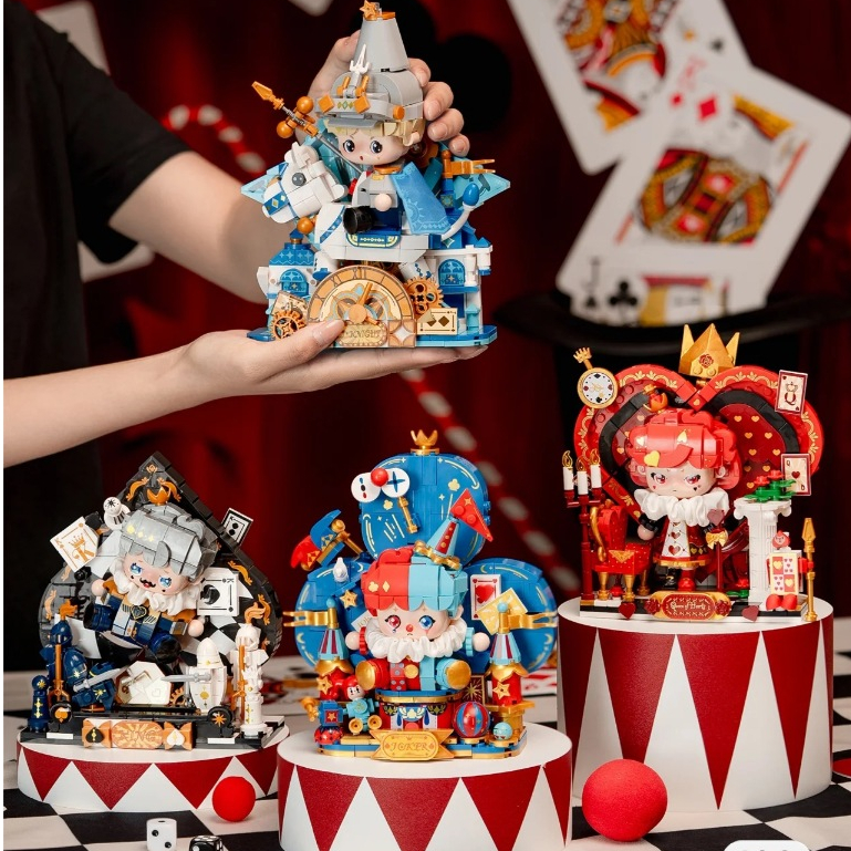 T อินเทรนด์เล่นบล็อกตัวต่อ Fairy Tale Town Another World Series Poker Kingdom Clown Hand-Made Building Blocks ประกอบของเล่นชุดของขวัญ