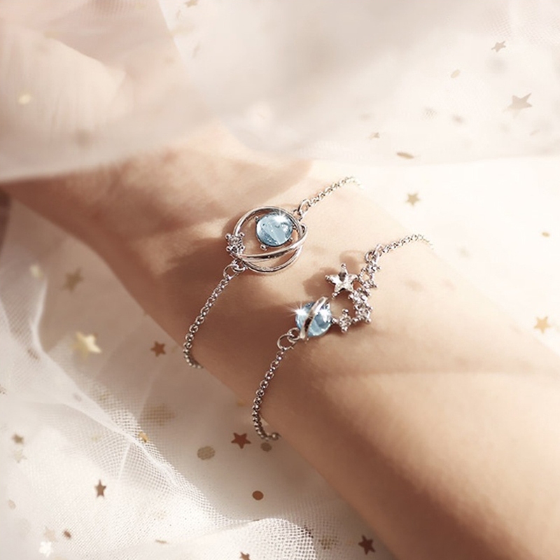 สร้อยข้อมือ สีเงิน แต่งจี้ดาวเคราะห์ คริสตัลสีน้ำเงิน เครื่องประดับเแฟชั่นสำหรับสตรี