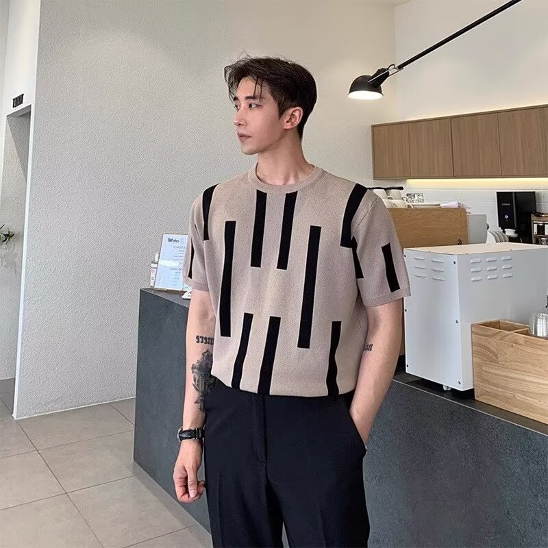 อินเทรนด์ Retro Light Mature สไตล์เสื้อยืดผู้ชาย M-3XL แฟชั่นสี-Blocking ลายครึ่งแขนเสื้อผู้ชายฤดูร้อนบางสไตล์ Breathable Casual ครึ่ง-