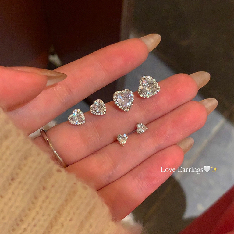 All-match Sparkling Love Heart ต่างหูผู้หญิงสไตล์ใหม่ต่างหูขายร้อนหรูหรา Niche ออกแบบเฉพาะ High-End ต่างหูผู้หญิง ราคา ถูกที่สุด ดีลบีเคเค แกลเลอรีภาพที่ 8